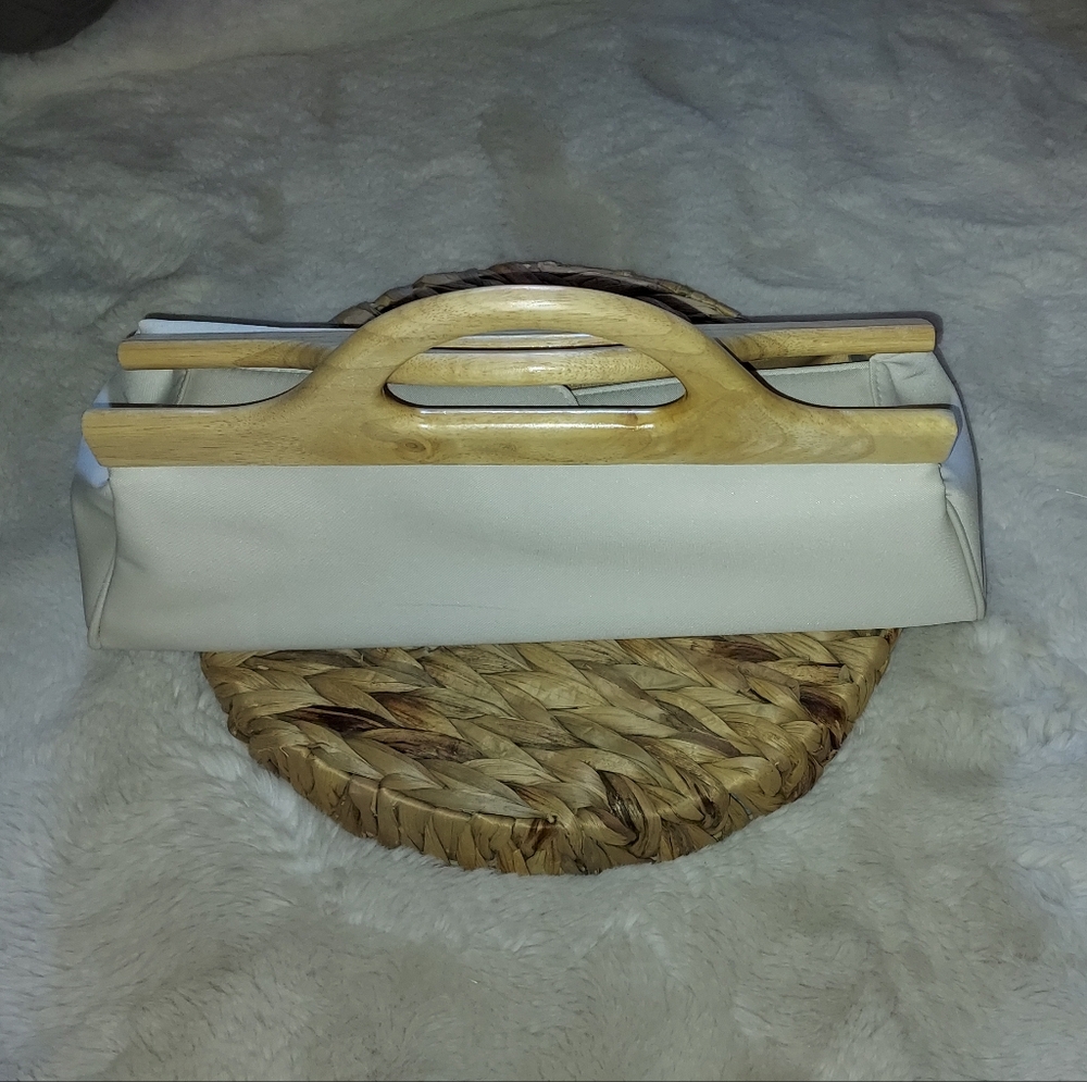 Vintage Cream Handbag with Wooden Handles